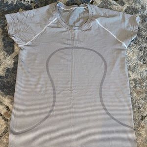 Lululemon swiftly top